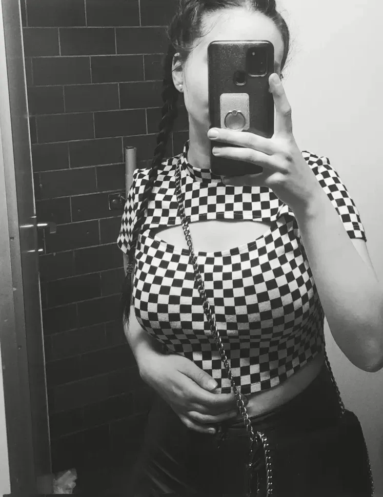 Maja, 24