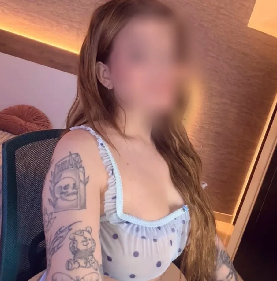 Melina, 21
