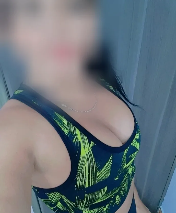 Nicole, 36