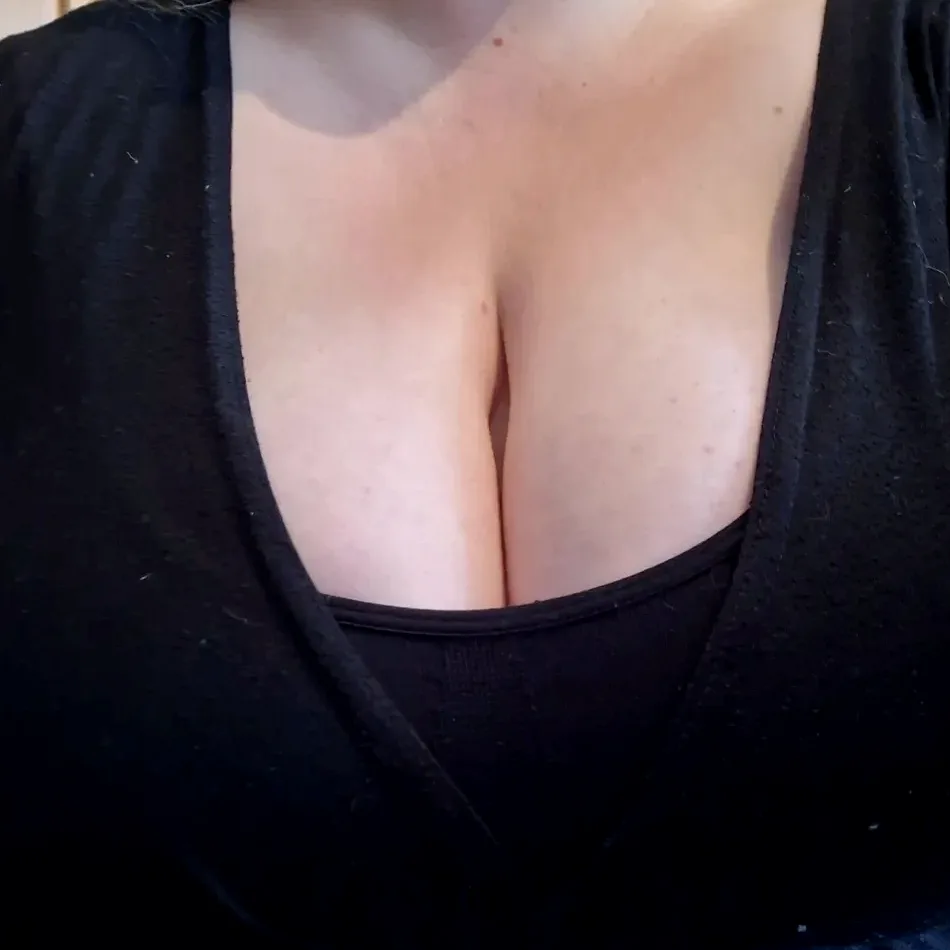 Özlem, 26