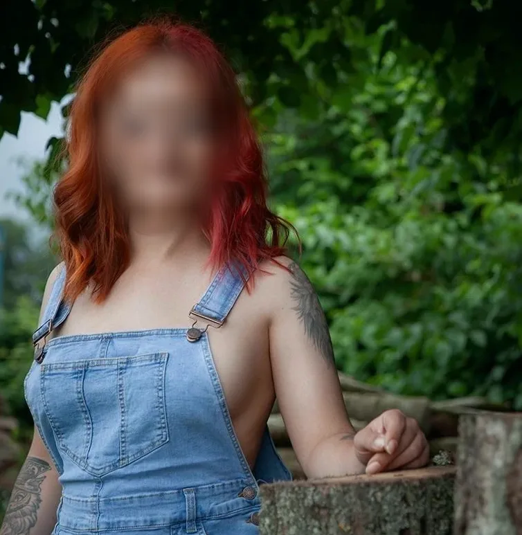 Stefanie, 33
